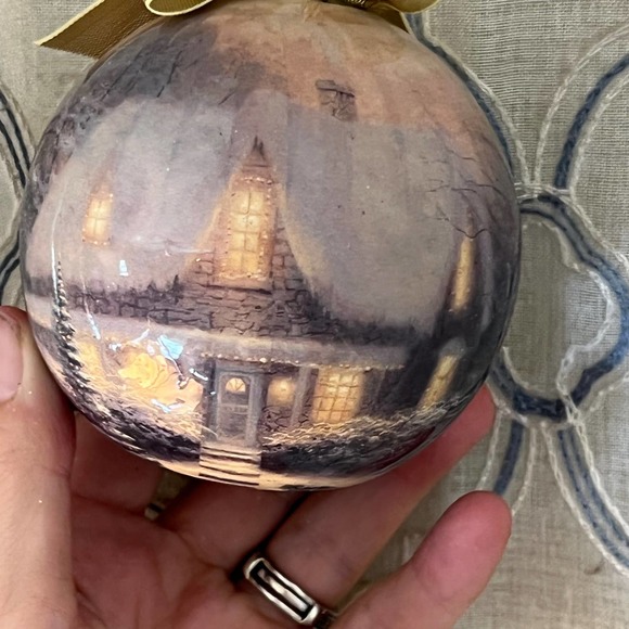 Thomas Kincaid glass Christmas ornament balls - Picture 3 of 7